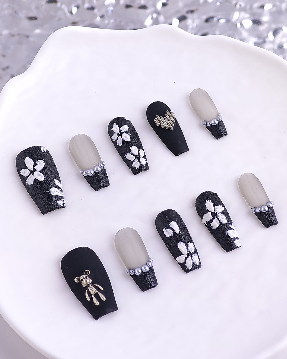 Rebel Velvet Bloom & Pearls - Image 2